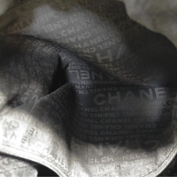 CHANEL Black butter soft  Shoulder Bag - Picture 9 of 15